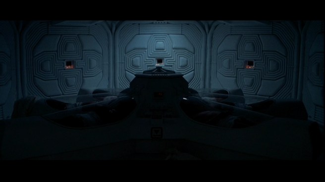 6-inside-nostromo-star-ship